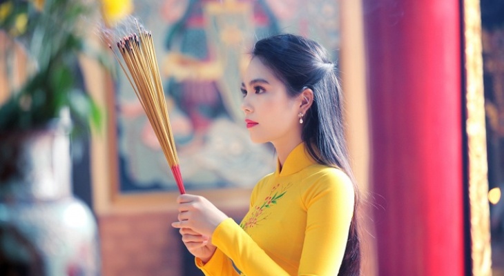 VĂN KHẤN GIA TIÊN NGÀY MÙNG MỘT VÀ NGÀY RẰM NGẮN GỌN VÀ DỄ NHỚ NHẤT